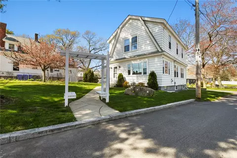 260 Pawtucket Ave, East Providence, RI 02916