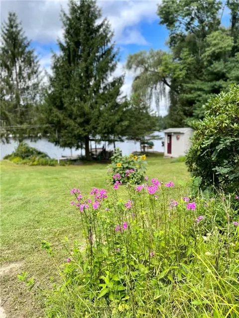 12 Cedar Trl, Glocester, RI 02814