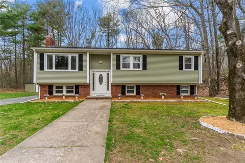 133 Brown Ave, Johnston, RI 02919