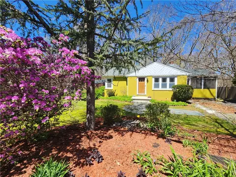 50 Plum Point Rd, North Kingstown, RI 02874