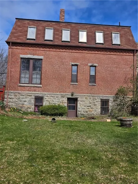 Exterior - 672 Washington St, Coventry, RI 02816 photo 2 of 8