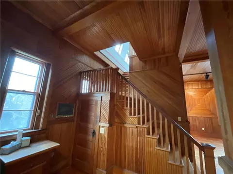 Entry Way - 672 Washington St, Coventry, RI 02816 photo 1 of 5