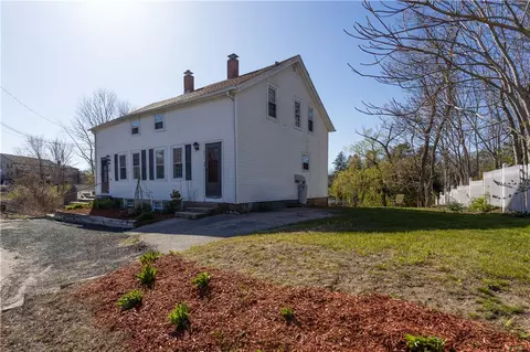 6 Nooseneck Hill Rd, Richmond, RI 02898