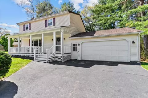 3 Hancock Dr, Coventry, RI 02816