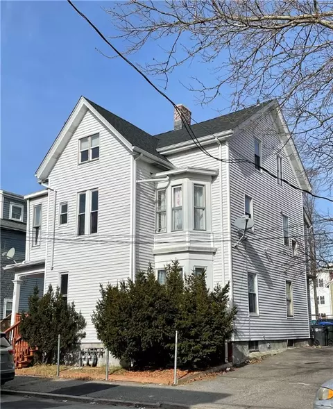 18 Linden St, Providence, RI 02907