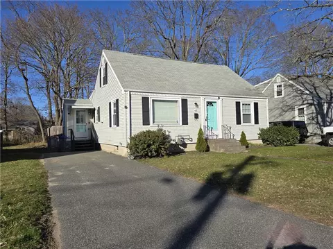 42 Pine St, Seekonk, MA 02771