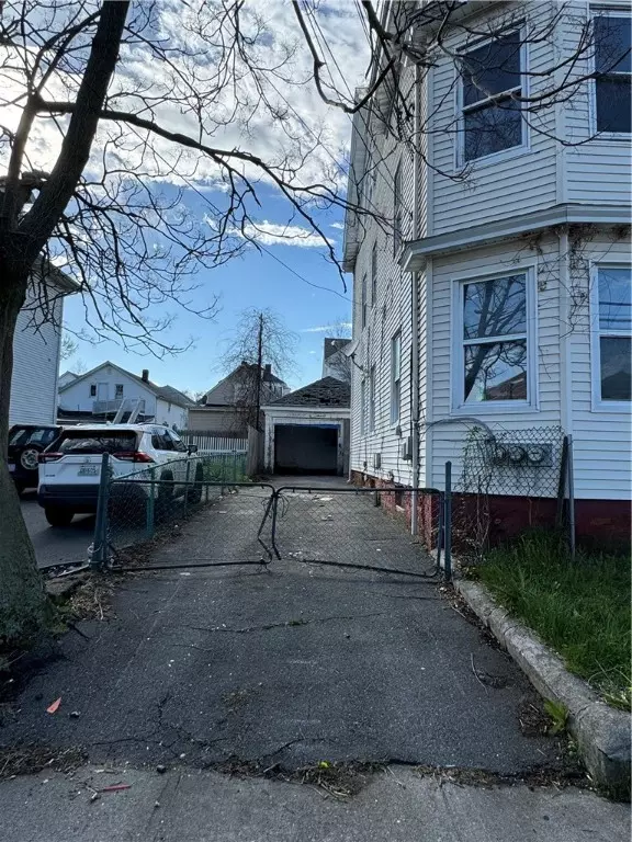 139 Reservoir Ave, Providence, RI 02907 13 Photos Movoto