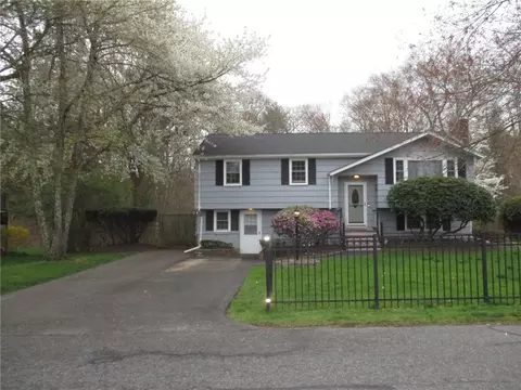 131 Wilbur St, Raynham, MA 02767