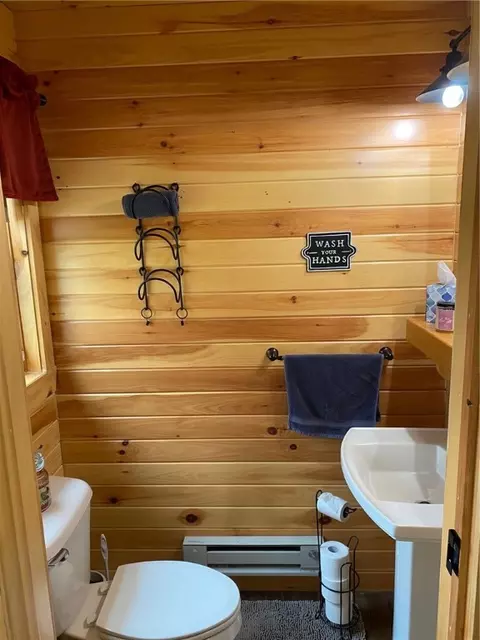 Bath - 162 Indian Trail Trl, Glocester, RI 02814 photo 2 of 3