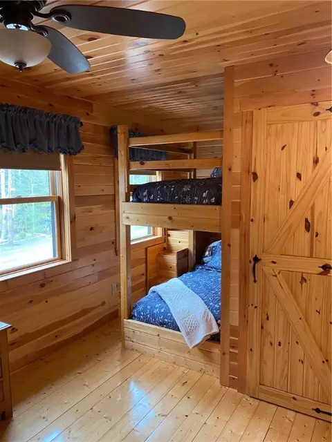 Bedroom - 162 Indian Trail Trl, Glocester, RI 02814 photo 2 of 4