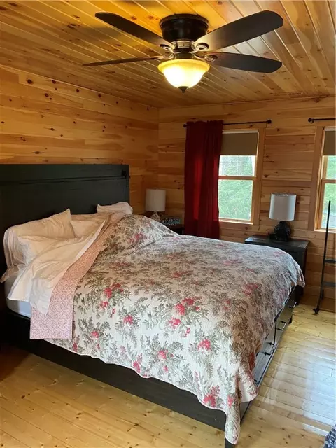 Bedroom - 162 Indian Trail Trl, Glocester, RI 02814 photo 1 of 4