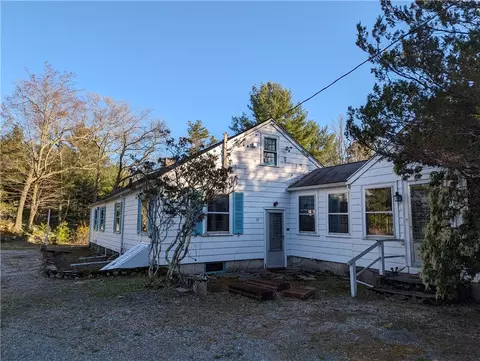 57 William Henry Rd, Scituate, RI 02857