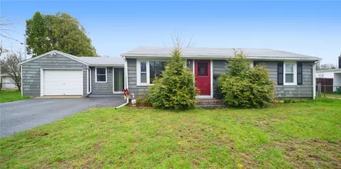 33 Blackrock Rd, Coventry, RI 02816