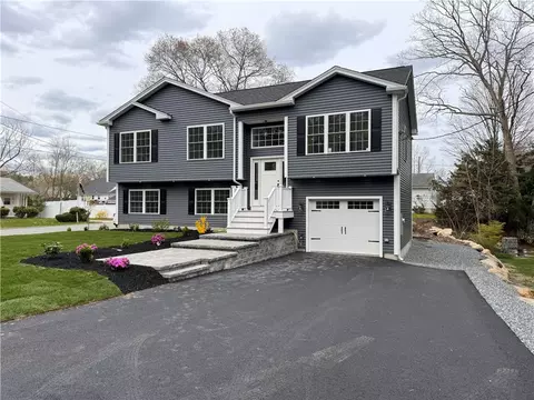 2 Wildwood St, Coventry, RI 02816