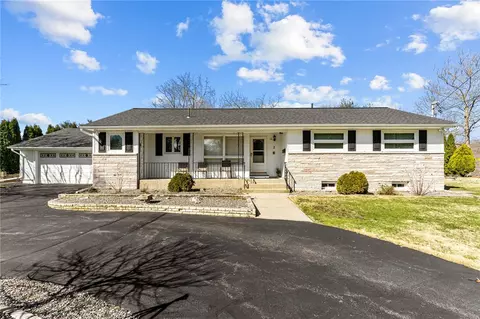 2 Meadow View Blvd, North Providence, RI 02904