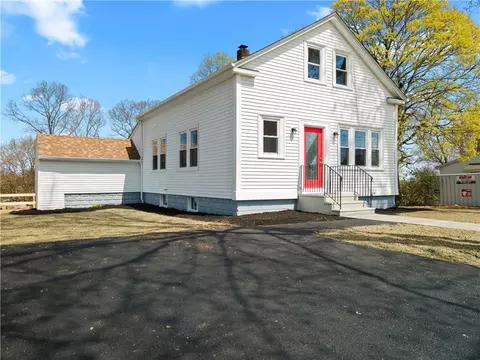 59 Flanders St, Johnston, RI 02919