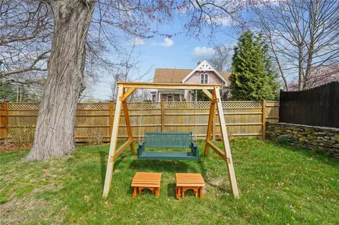 Exterior - 992 Main St, Warren, RI 02885 photo 8 of 11