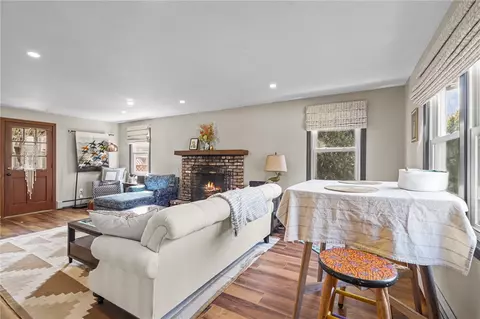 Living - 992 Main St, Warren, RI 02885 photo 5 of 7