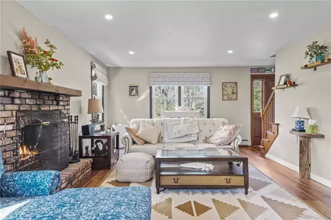 Living - 992 Main St, Warren, RI 02885 photo 1 of 7