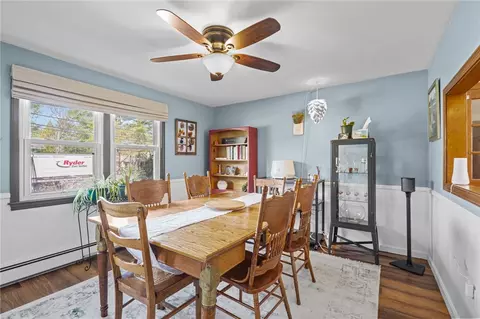 Dining - 992 Main St, Warren, RI 02885 photo 1 of 4