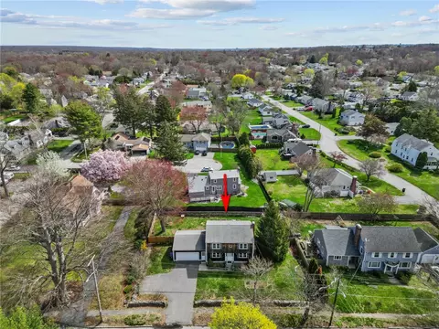 View/Area - 992 Main St, Warren, RI 02885 photo 2 of 5