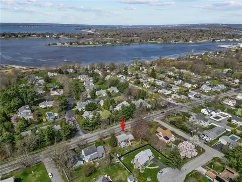 View/Area - 992 Main St, Warren, RI 02885 photo 4 of 5