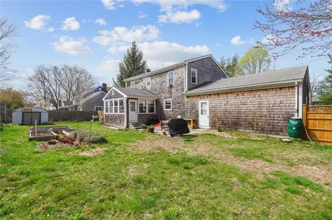 Exterior - 992 Main St, Warren, RI 02885 photo 9 of 11
