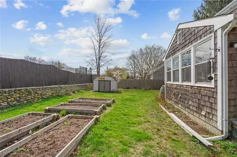 Exterior - 992 Main St, Warren, RI 02885 photo 10 of 11