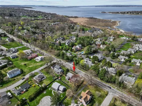 View/Area - 992 Main St, Warren, RI 02885 photo 3 of 5