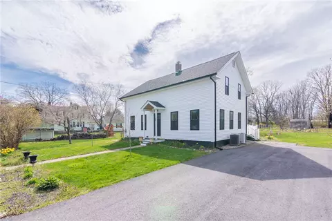 20 Sweet Ln, North Kingstown, RI 02852