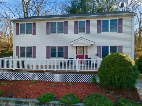 806 Greenville Ave, Johnston, RI 02919