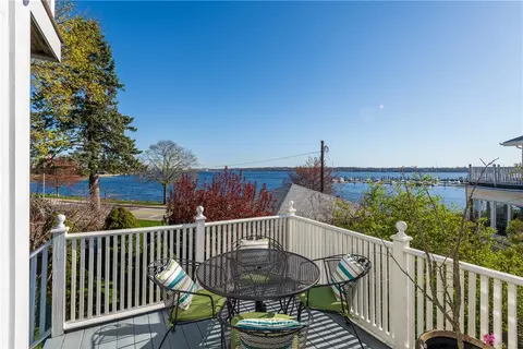115 Ocean Ave, Cranston, RI 02905