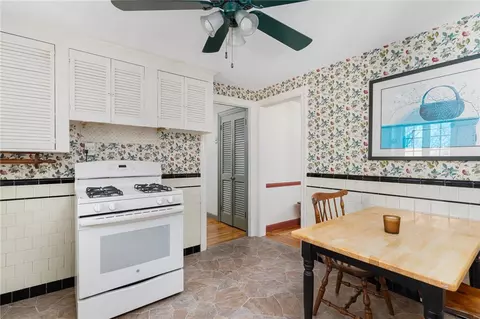 Kitchen - 10 Enfield Rd, Warwick, RI 02886 photo 1 of 4