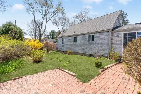 Exterior - 10 Enfield Rd, Warwick, RI 02886 photo 7 of 13