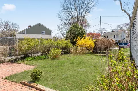 Exterior - 10 Enfield Rd, Warwick, RI 02886 photo 12 of 13