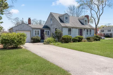Exterior - 10 Enfield Rd, Warwick, RI 02886 photo 3 of 13
