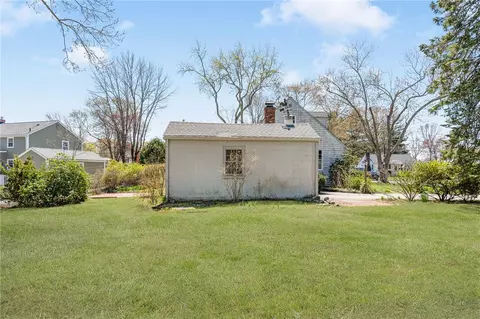 Exterior - 10 Enfield Rd, Warwick, RI 02886 photo 9 of 13