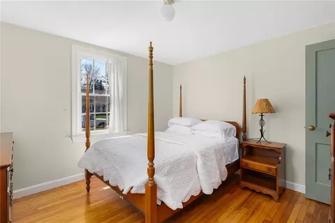 Bedroom - 10 Enfield Rd, Warwick, RI 02886 photo 2 of 2