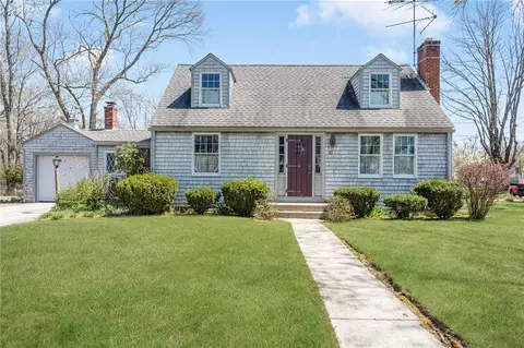 10 Enfield Rd, Warwick, RI 02886