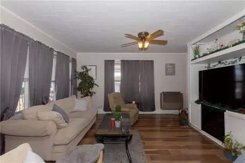28 Emerson St, Woonsocket, RI 02895 photo 7