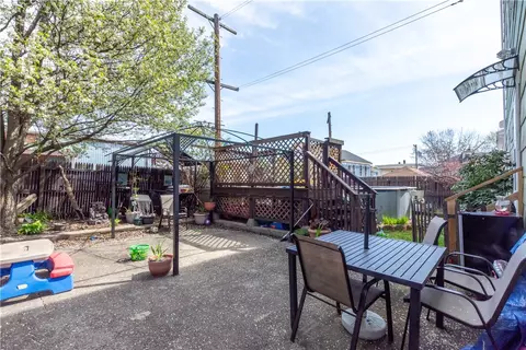 28 Emerson St, Woonsocket, RI 02895 photo 13