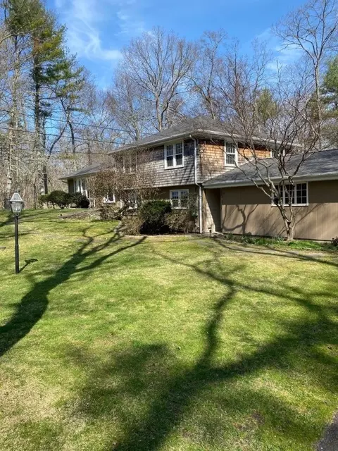 34 Woodland Way, Rehoboth, MA 02769