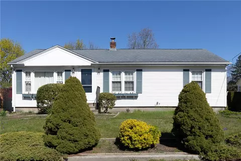 44 Whipple Ct, North Providence, RI 02911