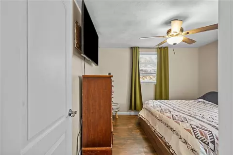 Bedroom - 87 Barton Ave, Warwick, RI 02889 photo 2 of 8