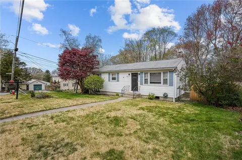 87 Barton Ave, Warwick, RI 02889