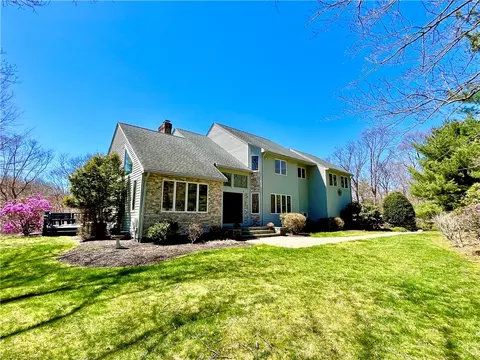 10 River Run, East Greenwich, RI 02818