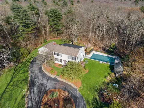 51 Fairview Ave, Rehoboth, MA 02769