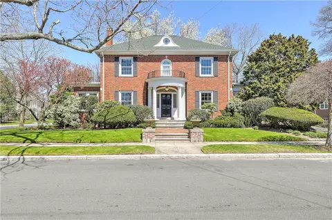 242 Freeman Pkwy, Providence, RI 02906