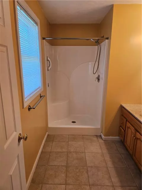 Bath - 8 Carol Ct, Fall River, MA 02720 photo 3 of 7
