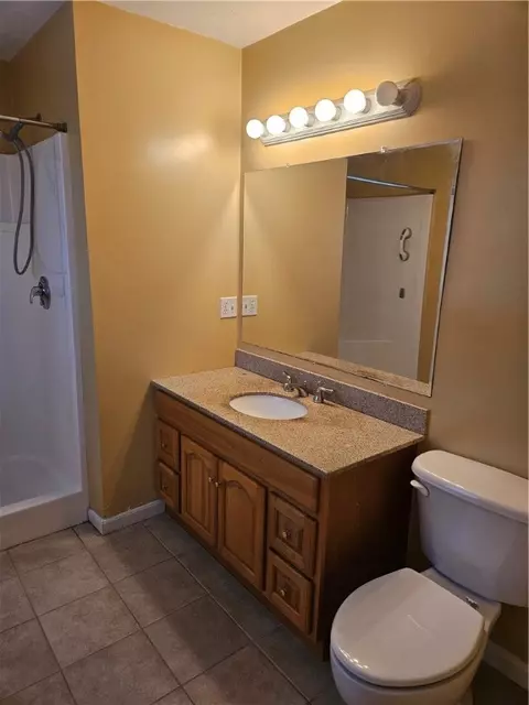 Bath - 8 Carol Ct, Fall River, MA 02720 photo 2 of 7